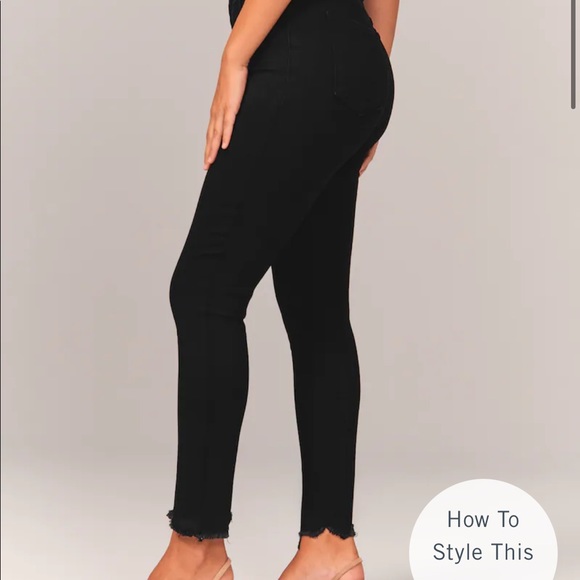 Abercrombie jeans with frayed ends in black - Picture 3 of 4